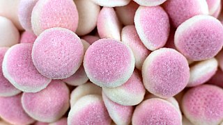 Frisia Swedish Strawberry Dream Pink & White Puff 6.6 lb