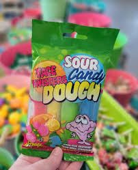 Face Twisters 12 Ct 3.85 Oz Sour Candy Dough Tray